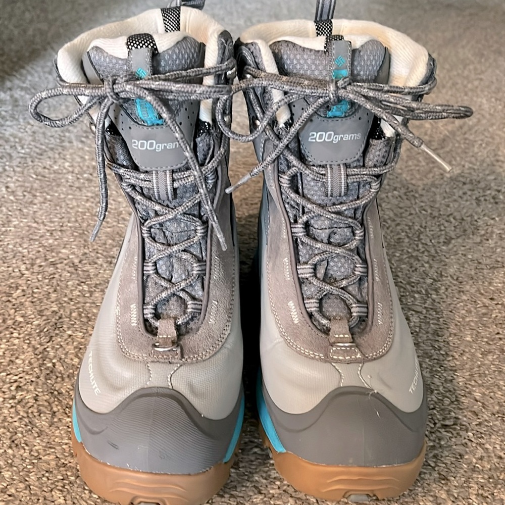 Women’s waterproof hiking/snow boots